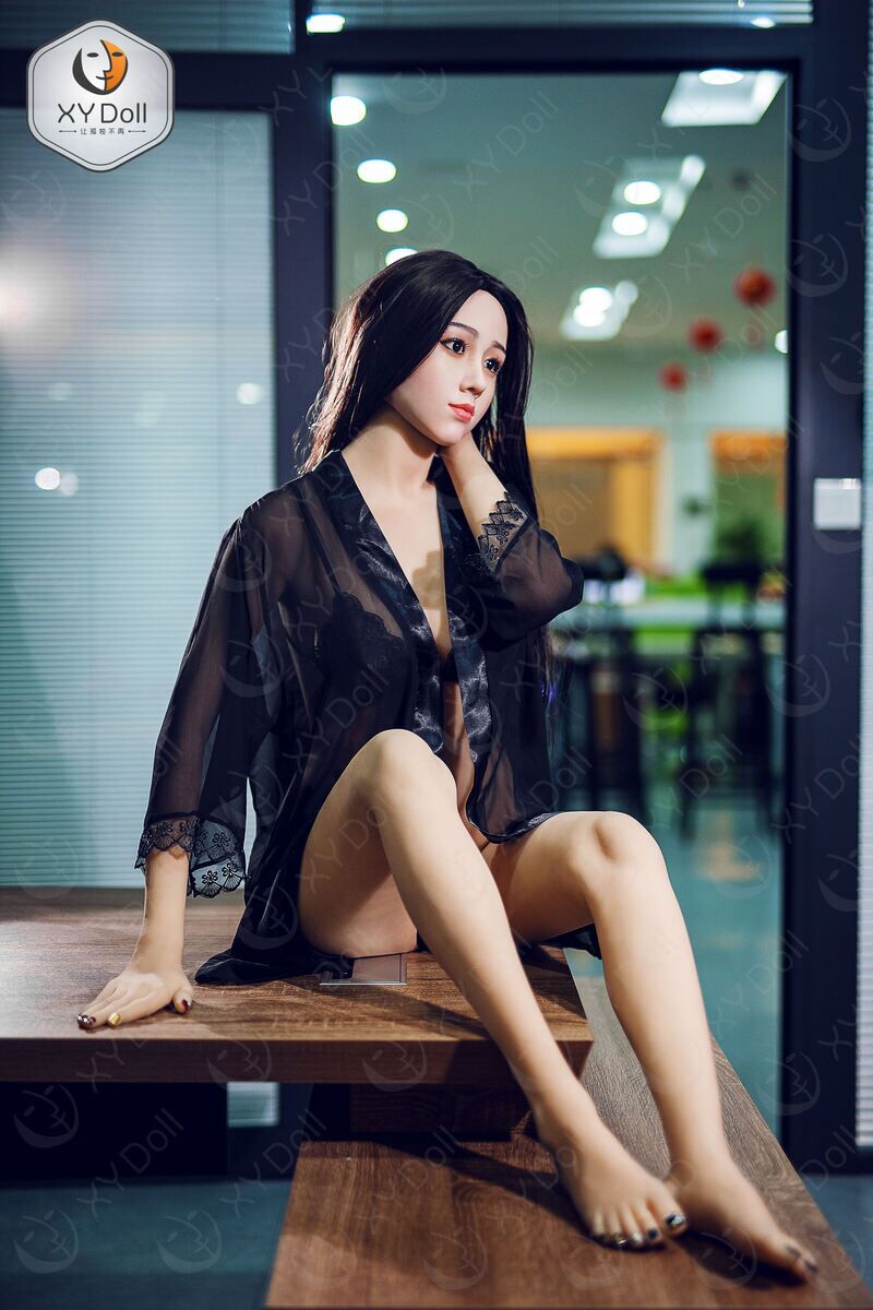 168cm5ft6 C-cup – Lynn (1) 168cm5ft6 C-cup – Lynn