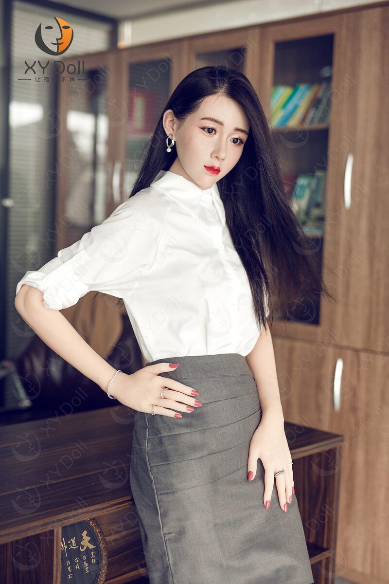 168cm5ft6C-cup–Iris(1) 168cm5ft6 C-cup – Iris